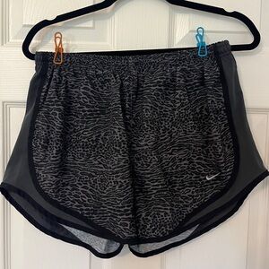Women’s Nike brief lined running short size L
